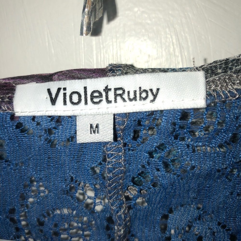 VioletRuby sheer Floral over-blouse with blue lace-size medium- new or like new - Picture 5 of 9
